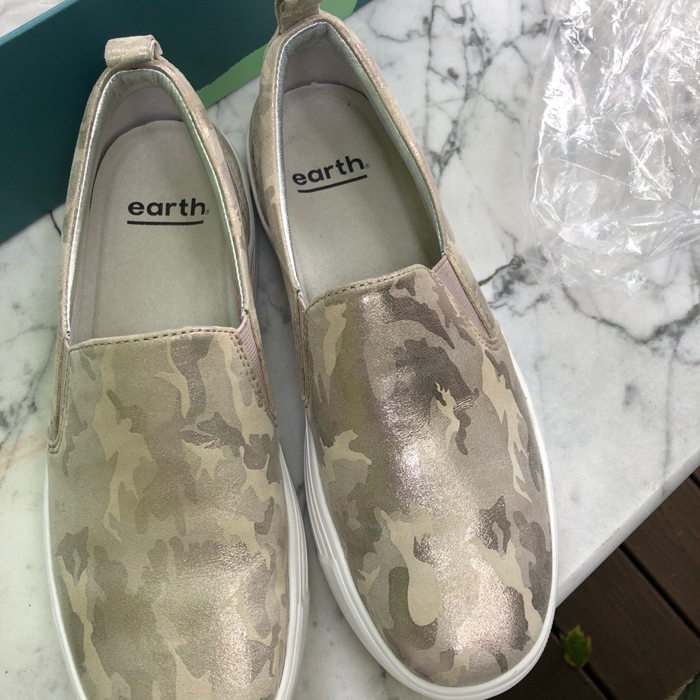 Earth cami shoes size 7.5